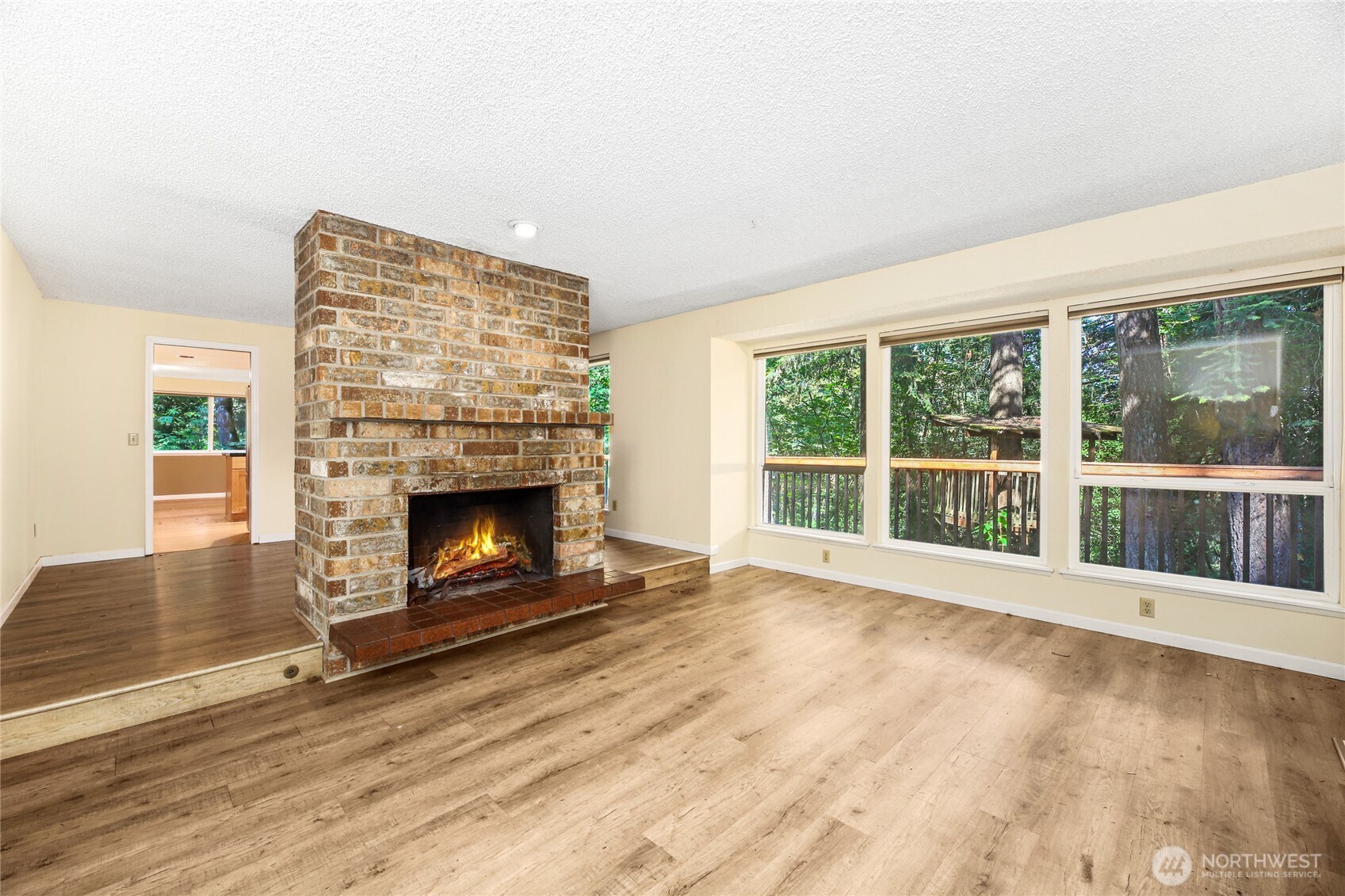 15604 SE 42nd Place , Bellevue, WA 98006