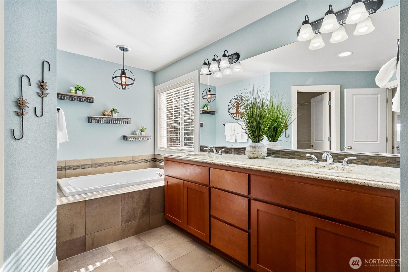 1795 Tannerwood Way SE, North Bend, WA 98045