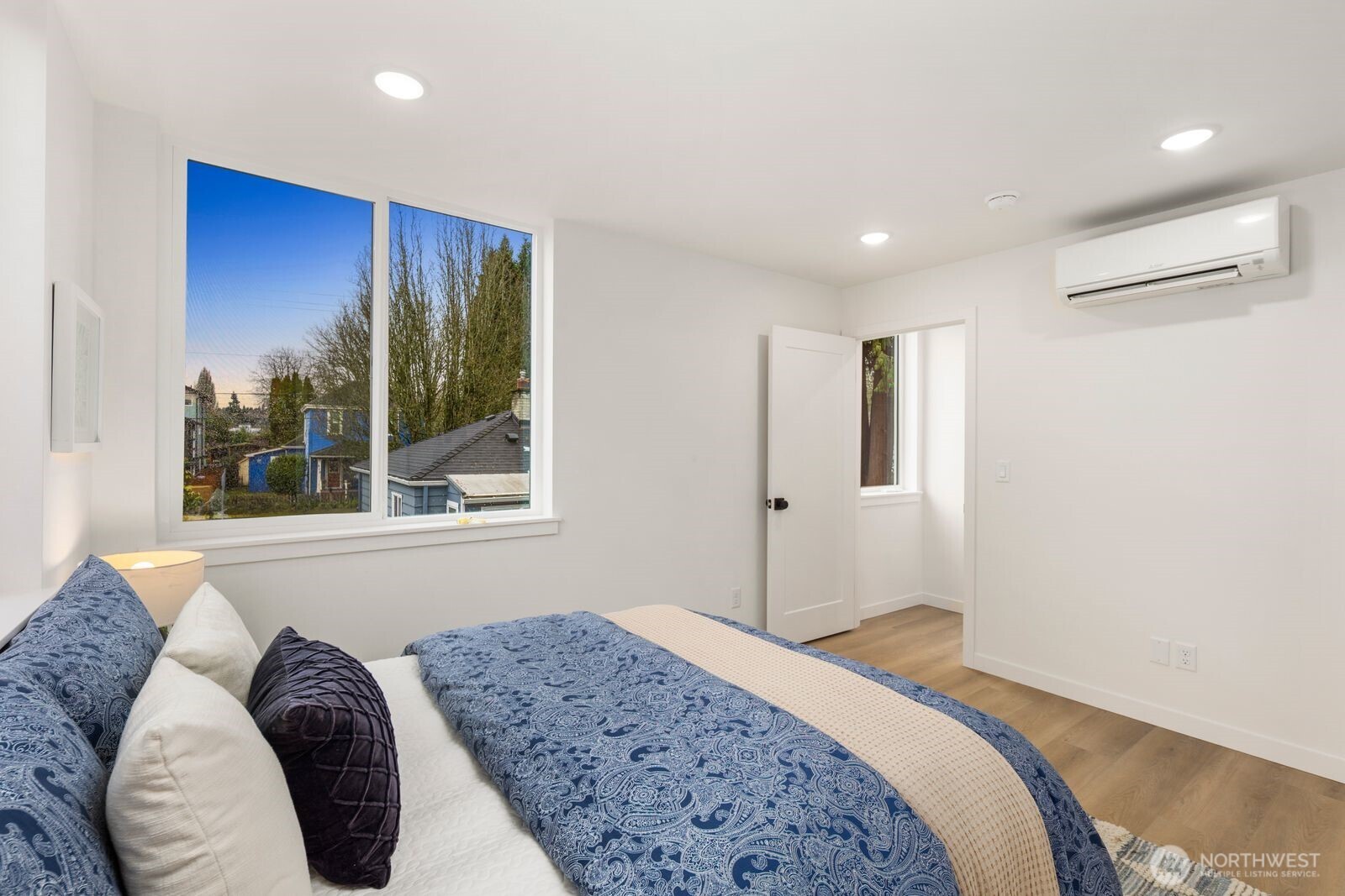 806 C S Rose Street , Seattle, WA 98108