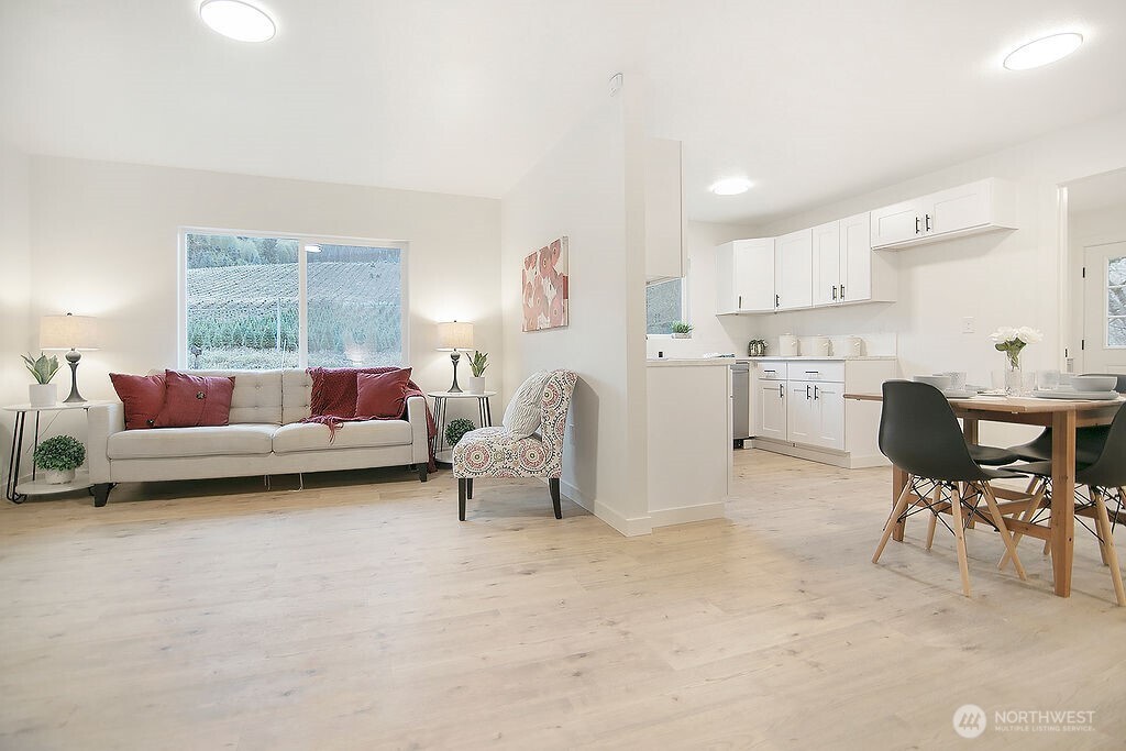 251 Swofford Road , Mossyrock, WA 98564