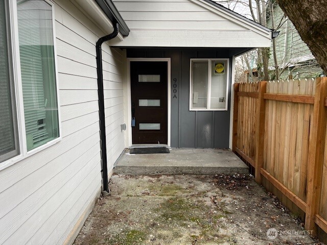 900 NE 105th , Seattle, WA 98125