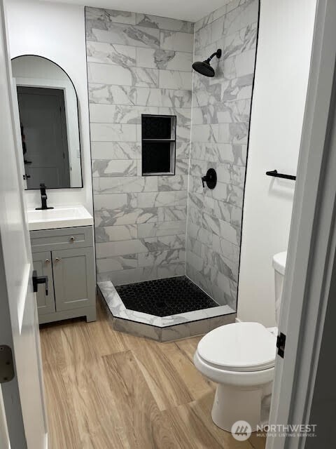 900 NE 105th , Seattle, WA 98125