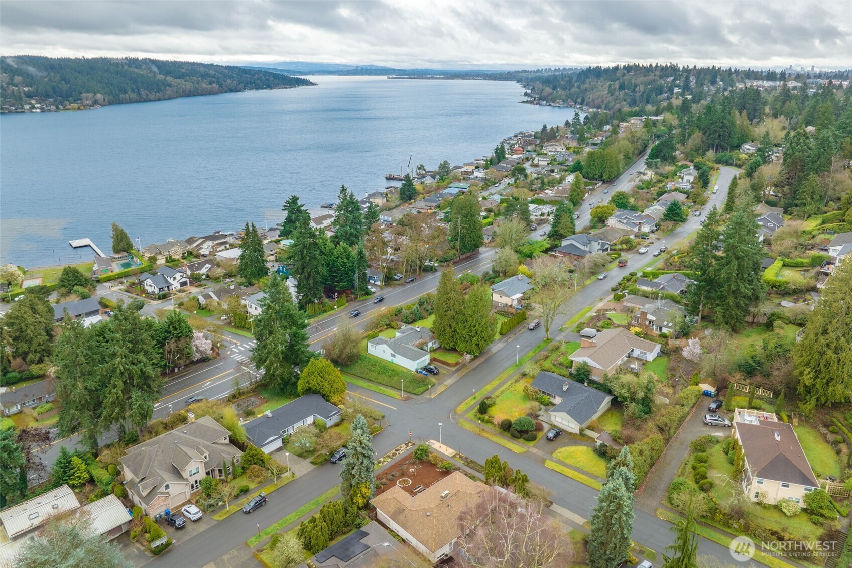 3744 NE 165th Street , Lake Forest Park, WA 98155