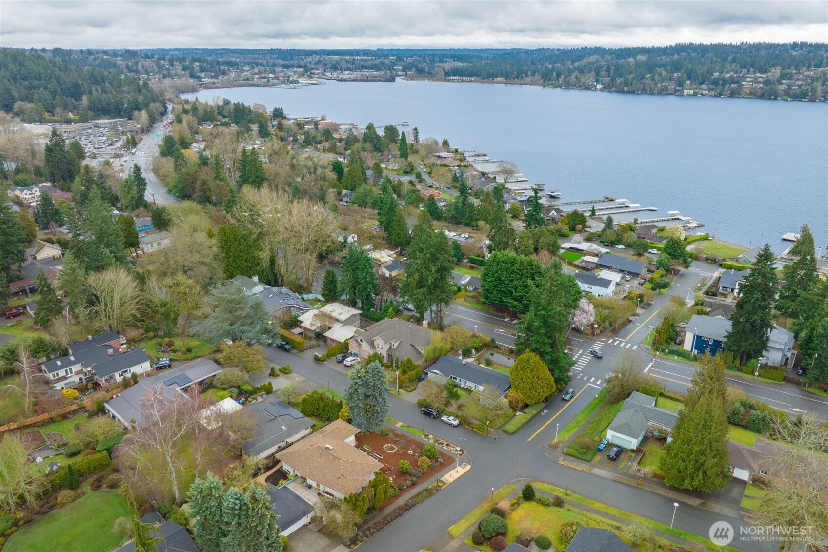 3744 NE 165th Street , Lake Forest Park, WA 98155