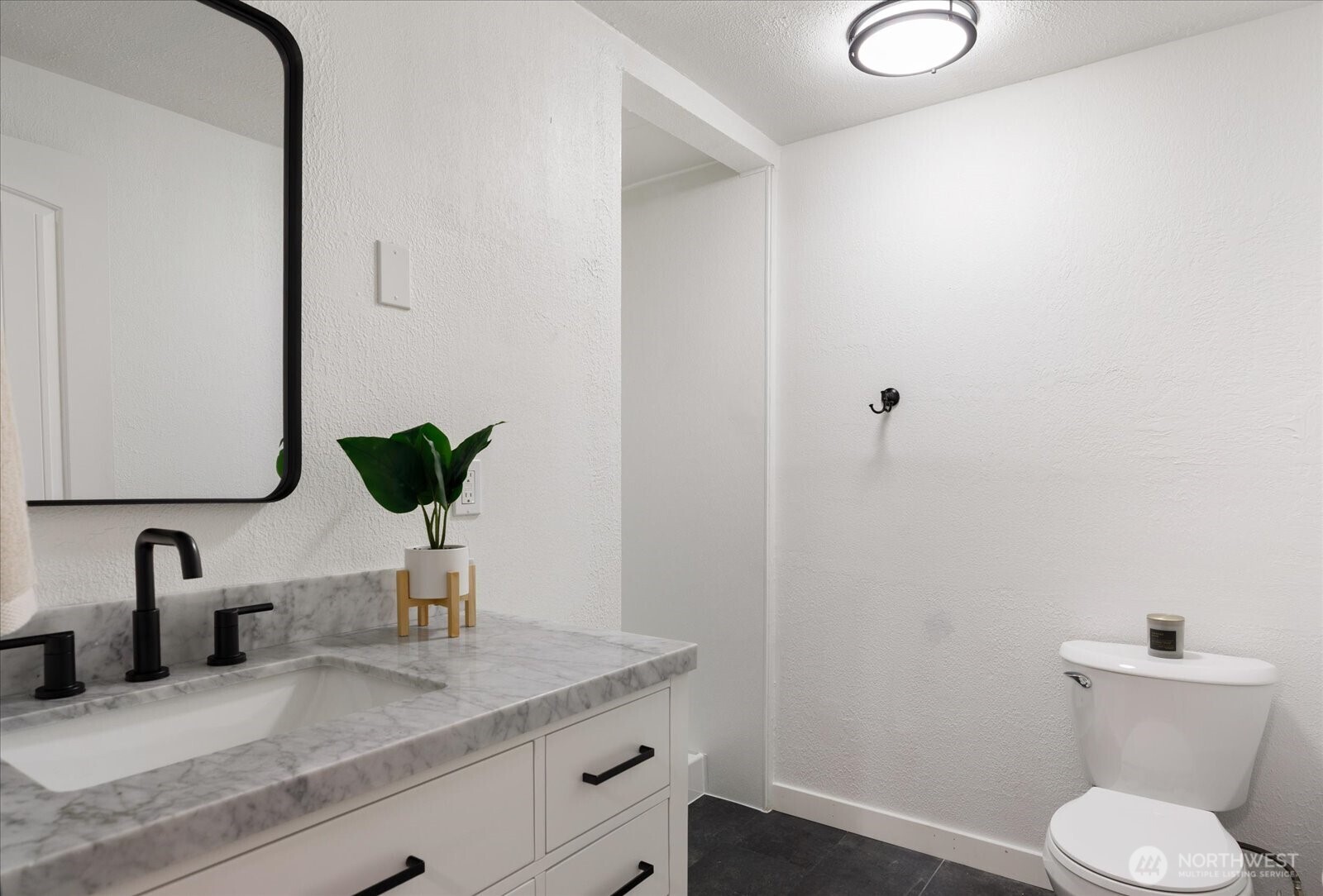 350 NE 7th Avenue , Oak Harbor, WA 98277