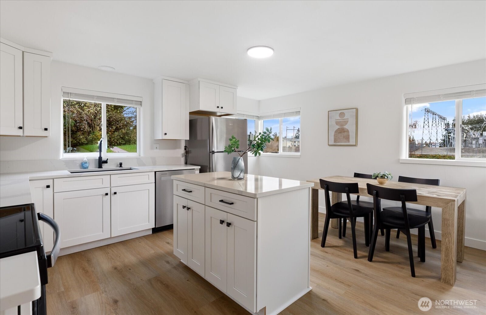 350 NE 7th Avenue , Oak Harbor, WA 98277