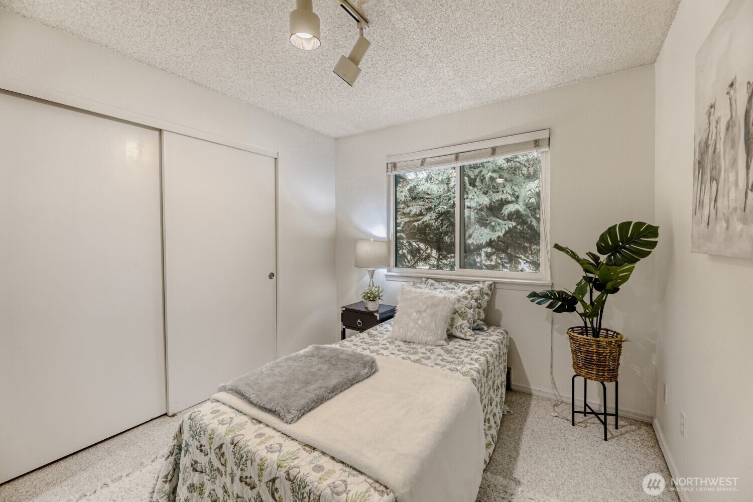 12904 126th Court NE #J302, Kirkland, WA 98034