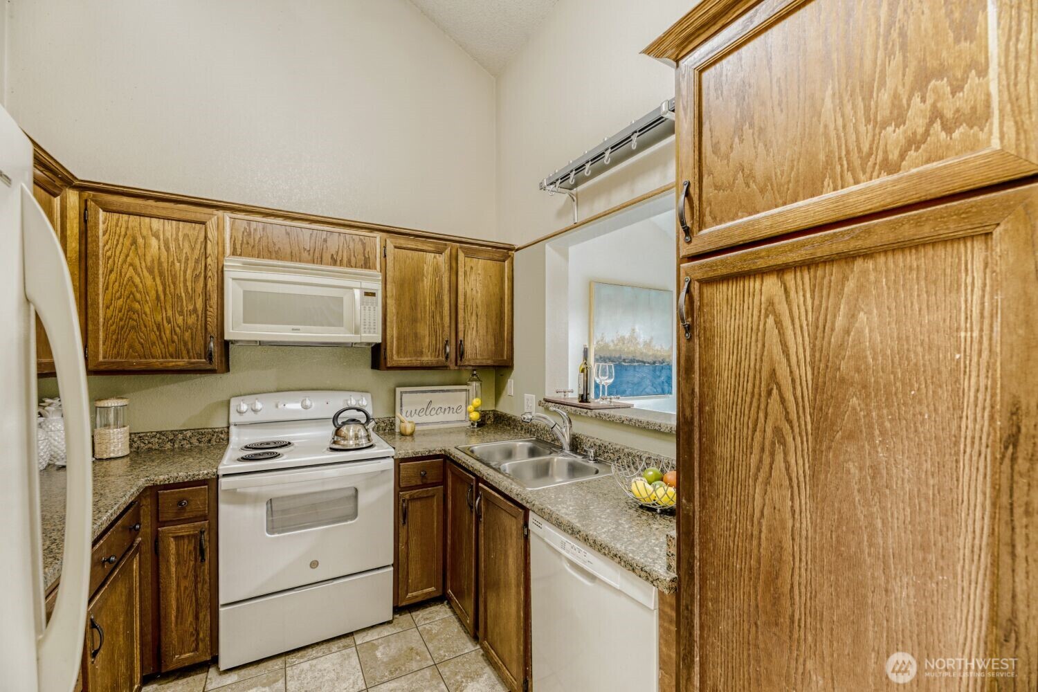 12904 126th Court NE #J302, Kirkland, WA 98034