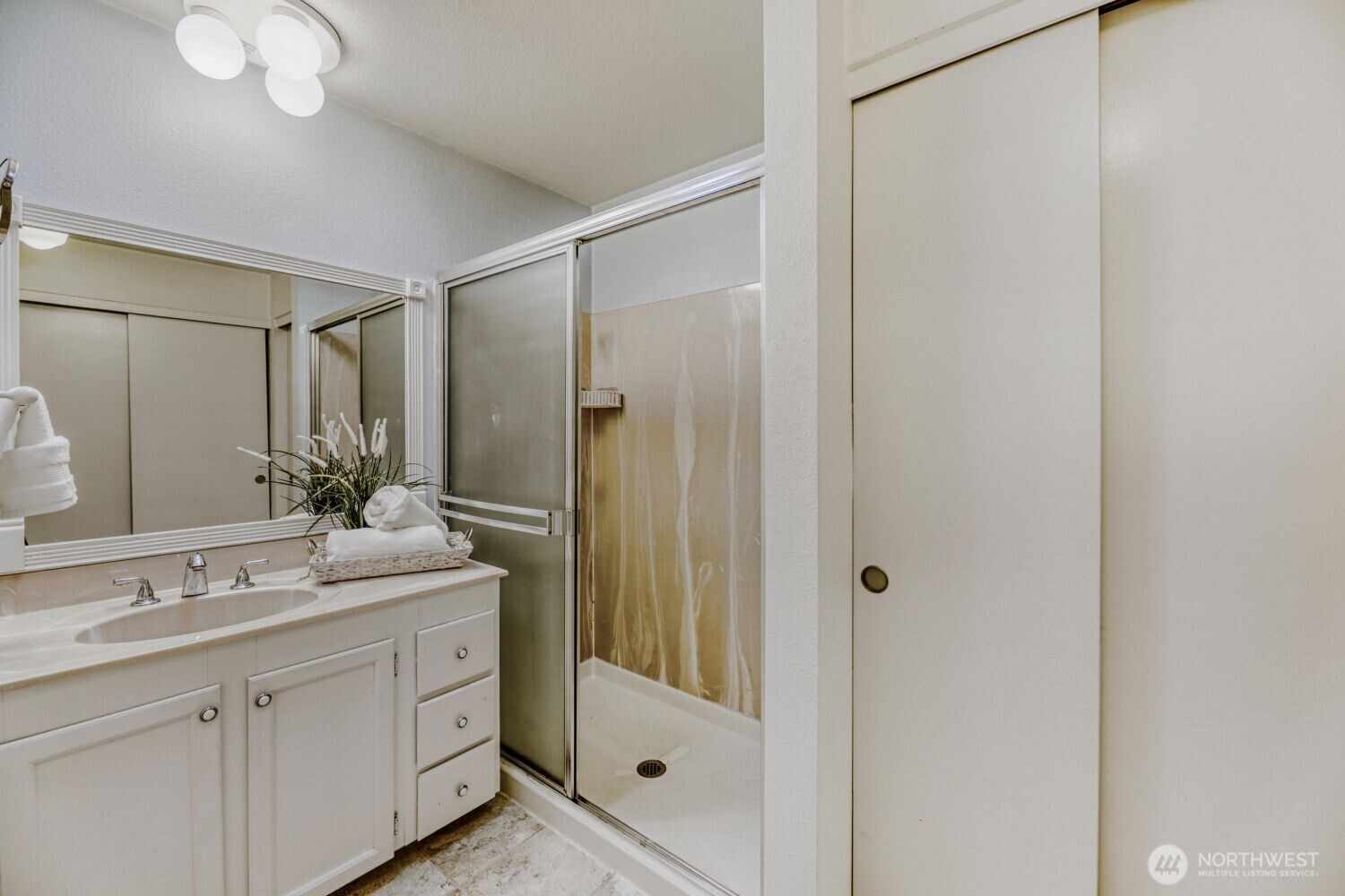 12904 126th Court NE #J302, Kirkland, WA 98034