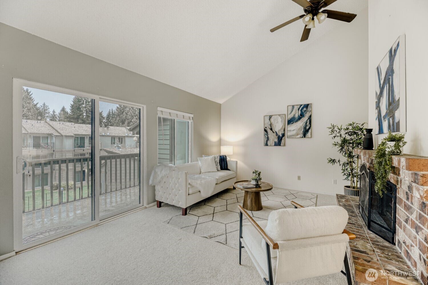 12904 126th Court NE #J302, Kirkland, WA 98034