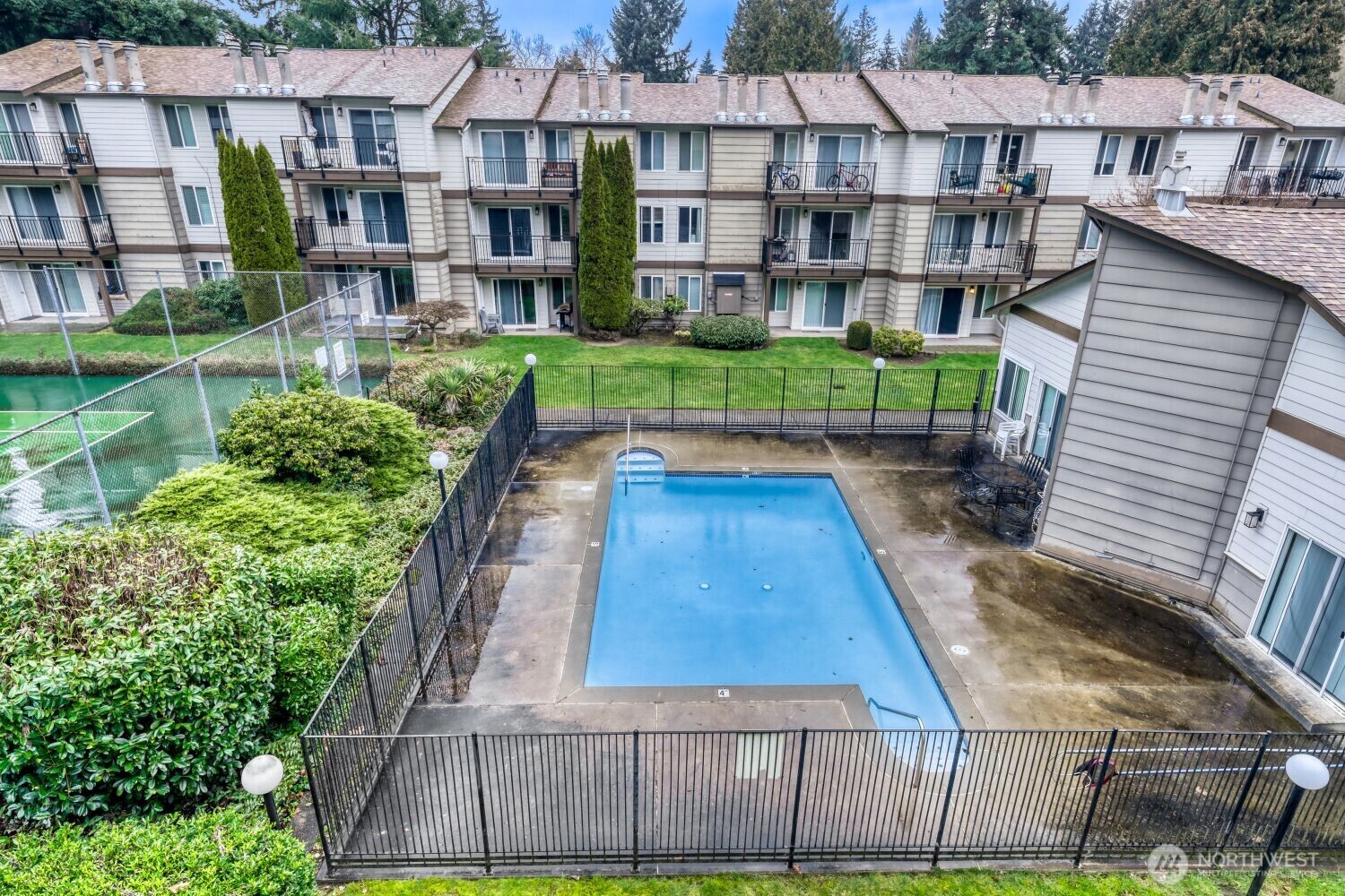 12904 126th Court NE #J302, Kirkland, WA 98034