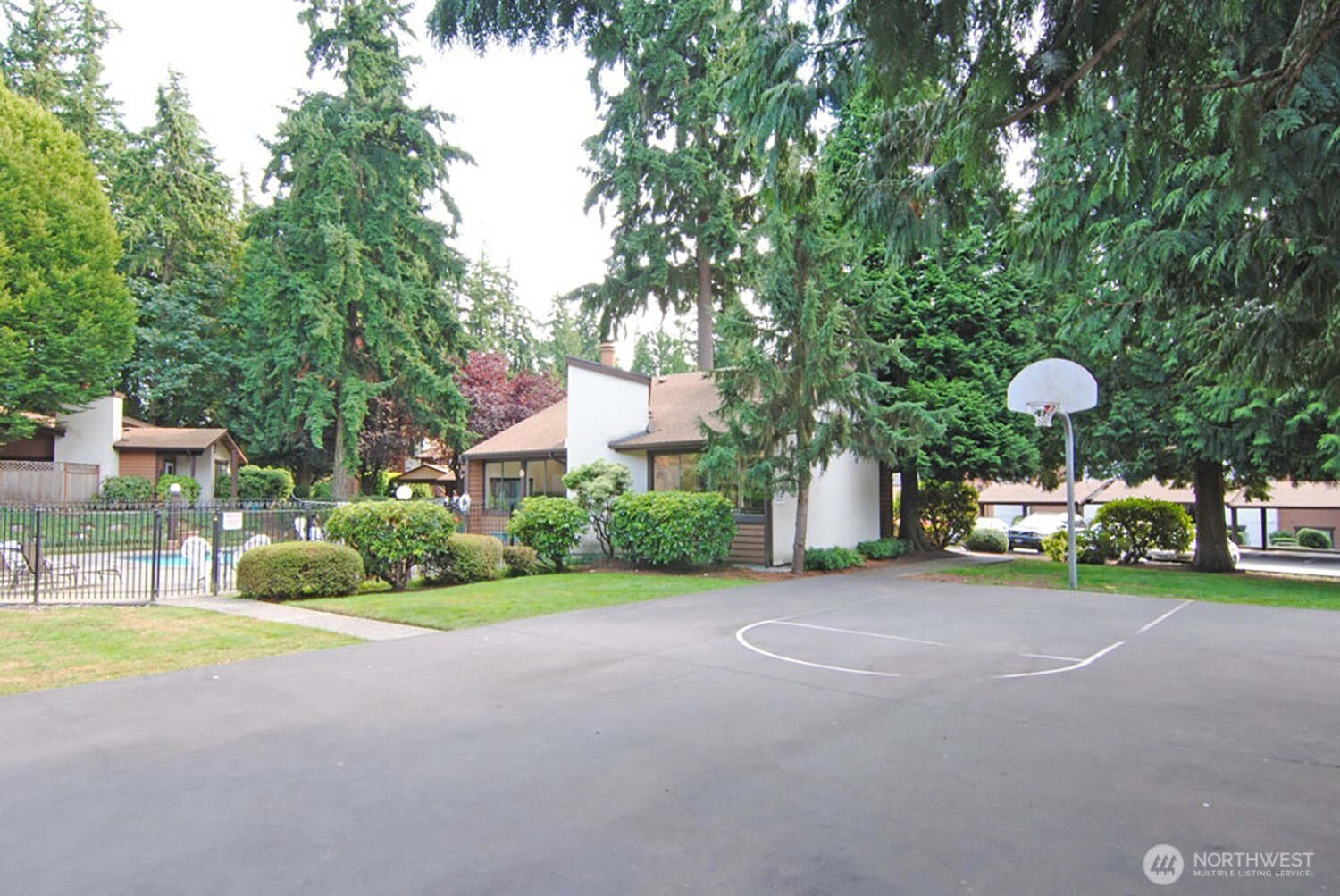 12904 126th Court NE #J302, Kirkland, WA 98034