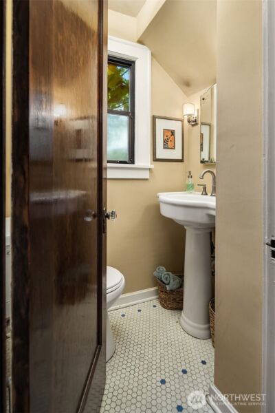 3939 Meridian Avenue N, Seattle, WA 98103 - Photo 16