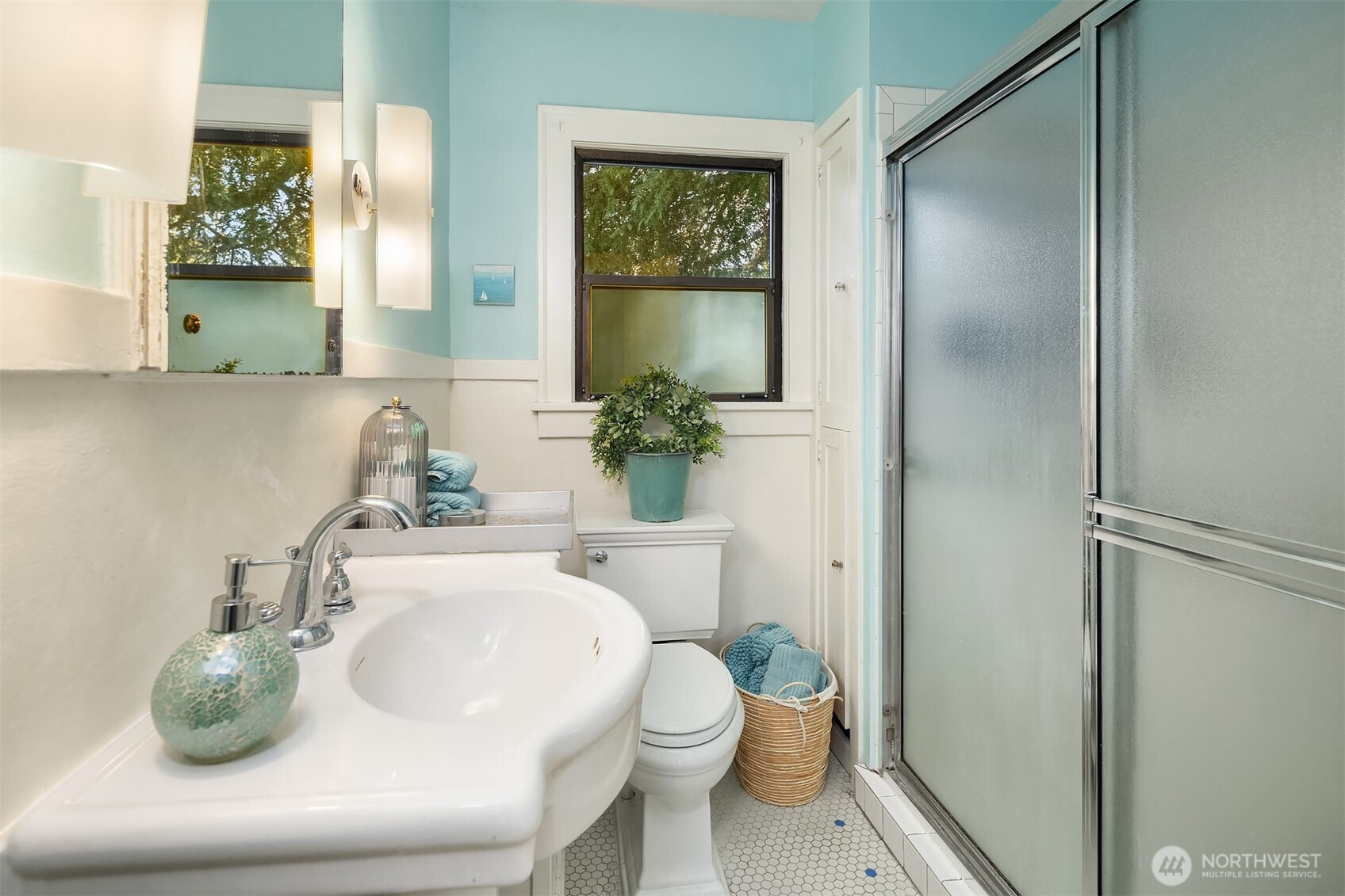 3939 Meridian Avenue N, Seattle, WA 98103