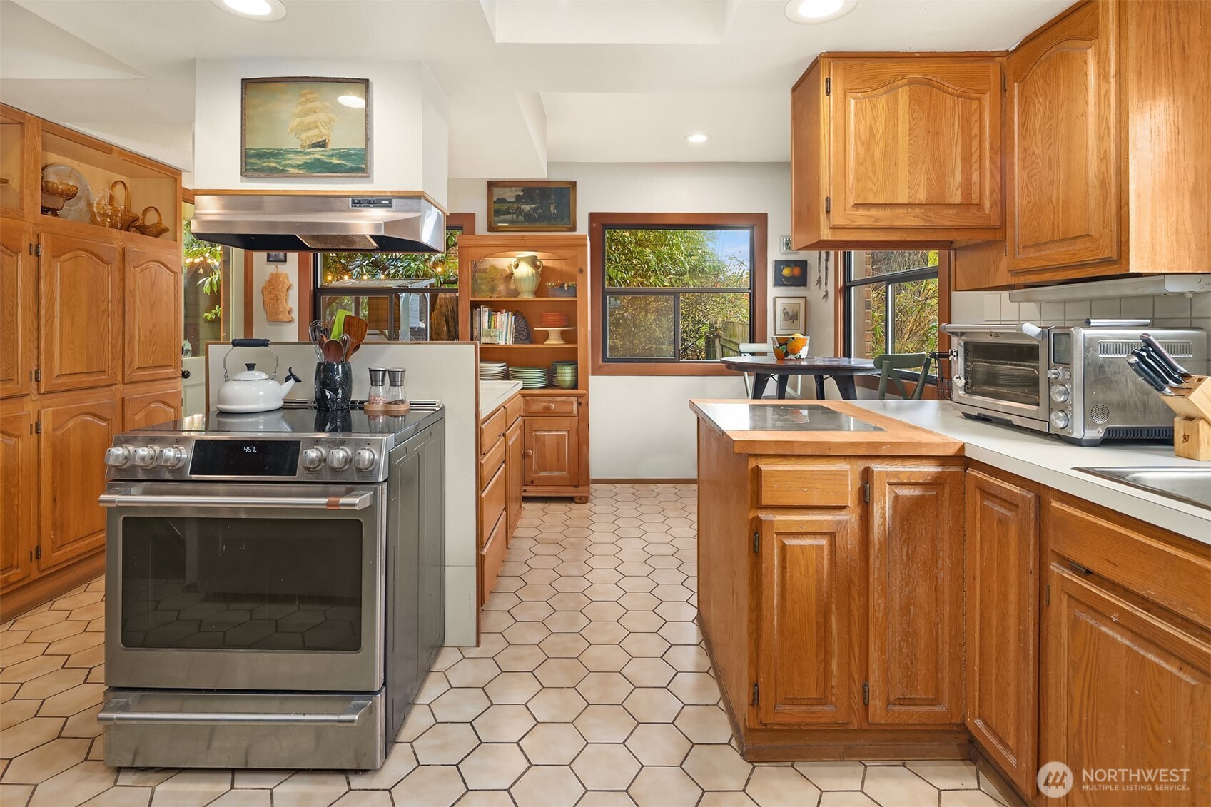 3939 Meridian Avenue N, Seattle, WA 98103