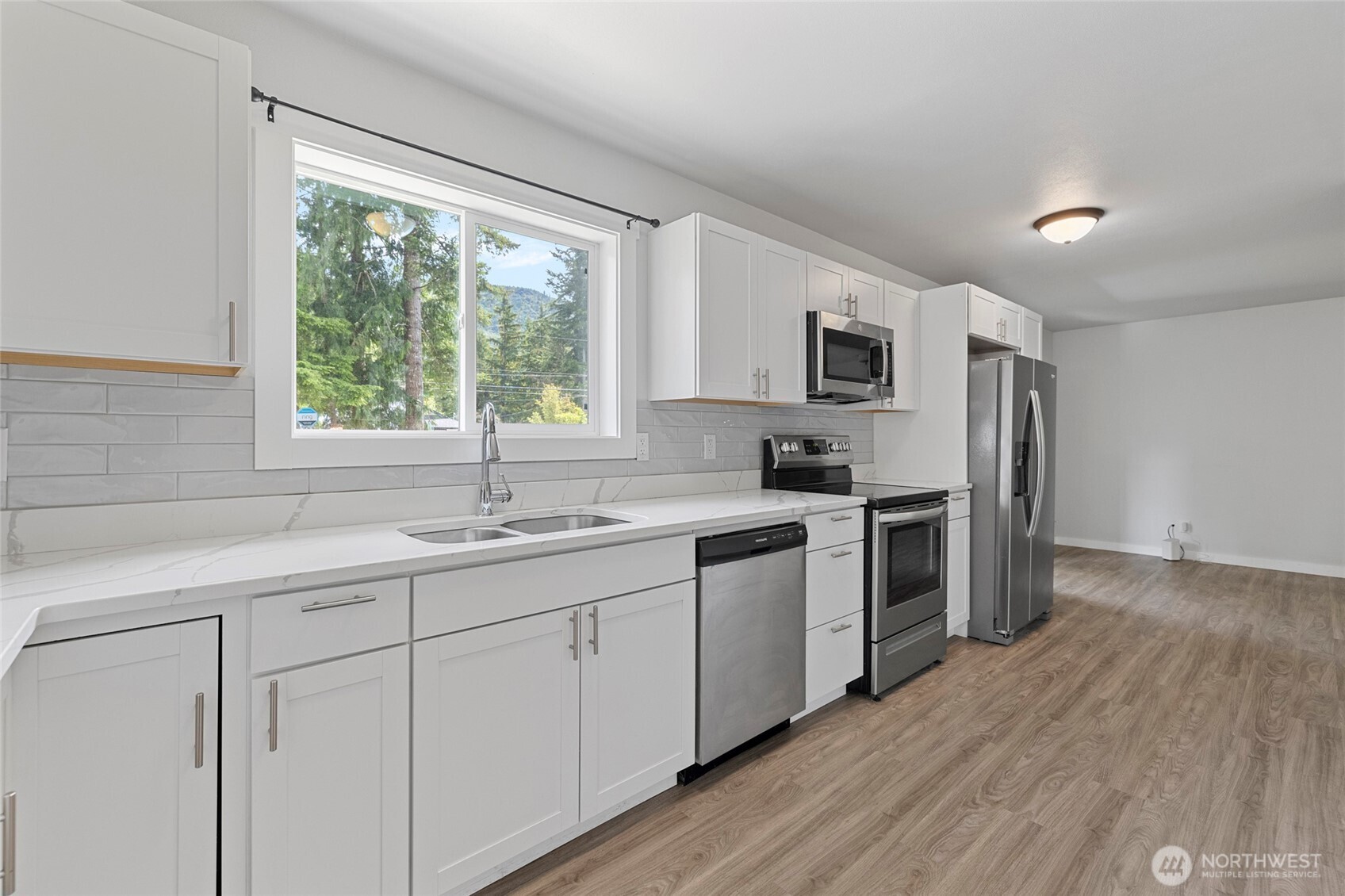 8471 Golden Valley Drive , Maple Falls, WA 98266