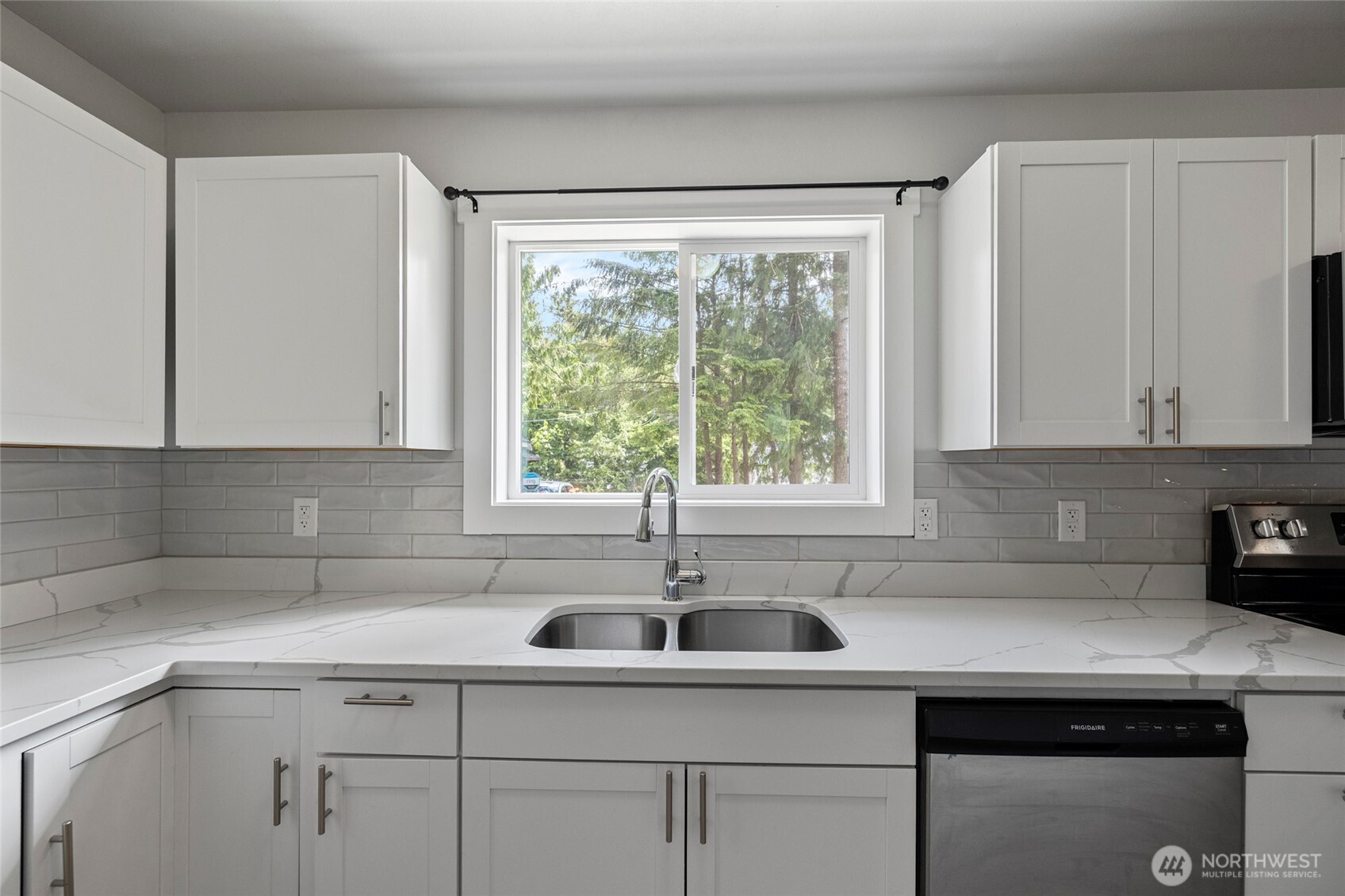 8471 Golden Valley Drive , Maple Falls, WA 98266