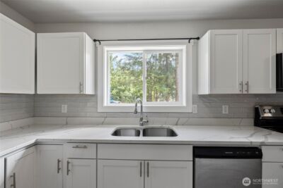 8471 Golden Valley Drive , Maple Falls, WA 98266 - Photo 10