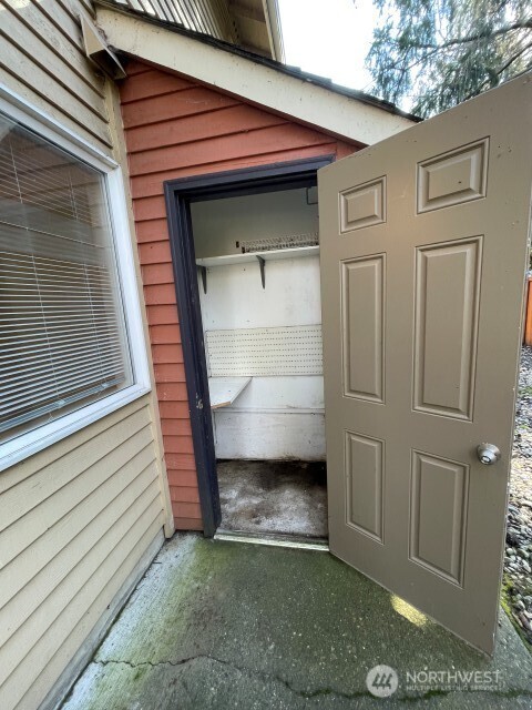 412 Center Road #D5, Everett, WA 98204