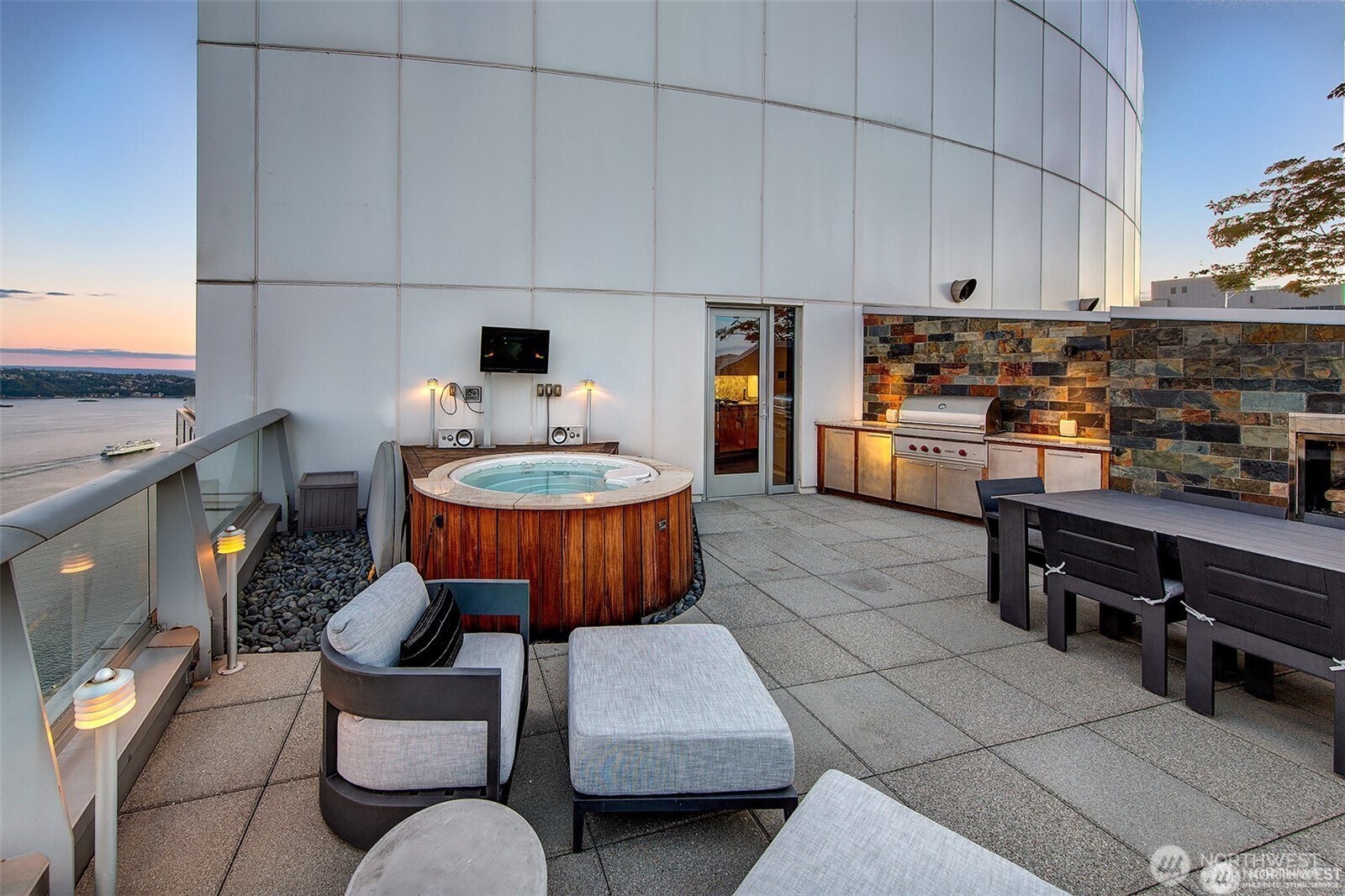 1521 2nd Avenue #3801, Seattle, WA 98101