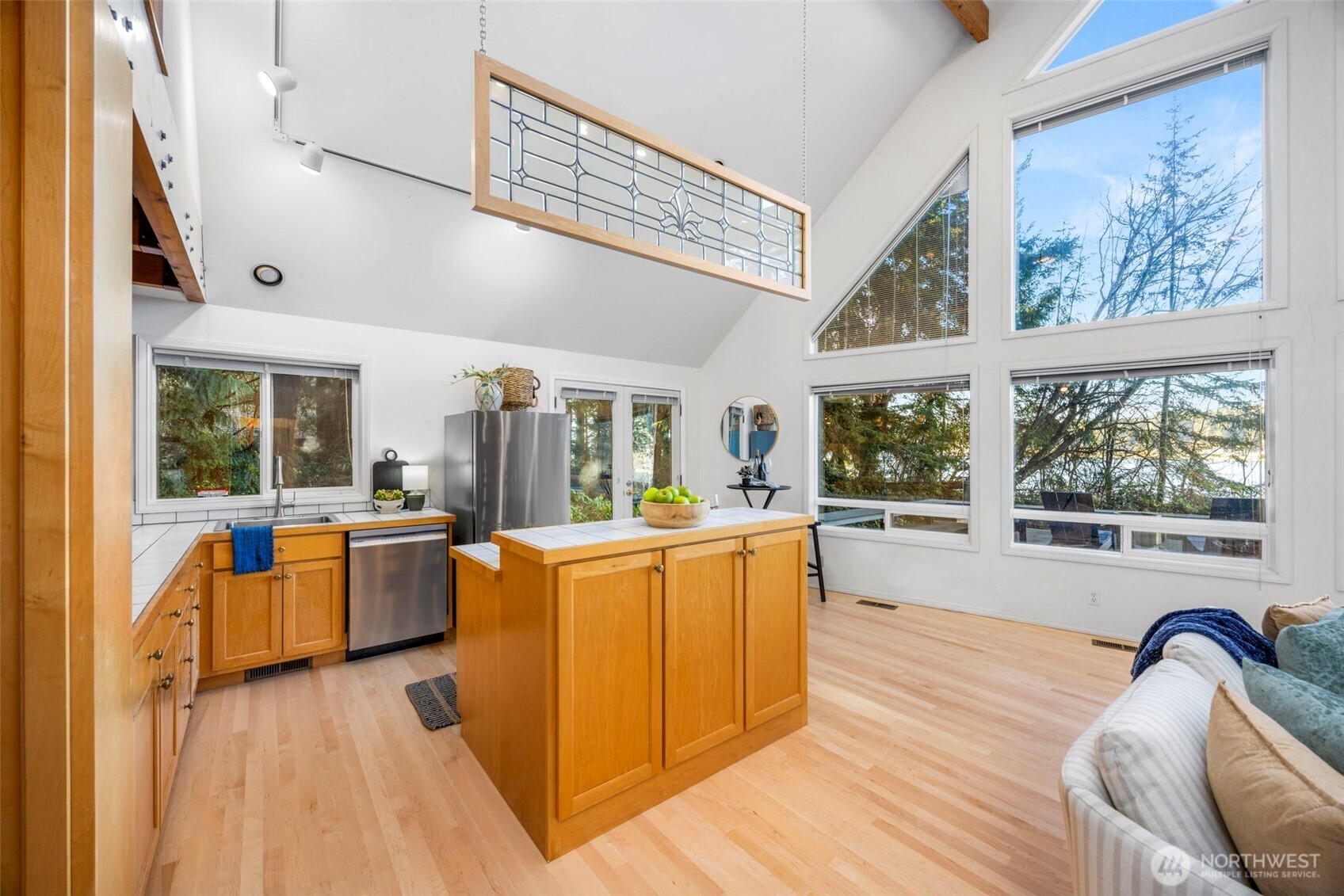 16273 Reitan Road NE, Bainbridge Island, WA 98110