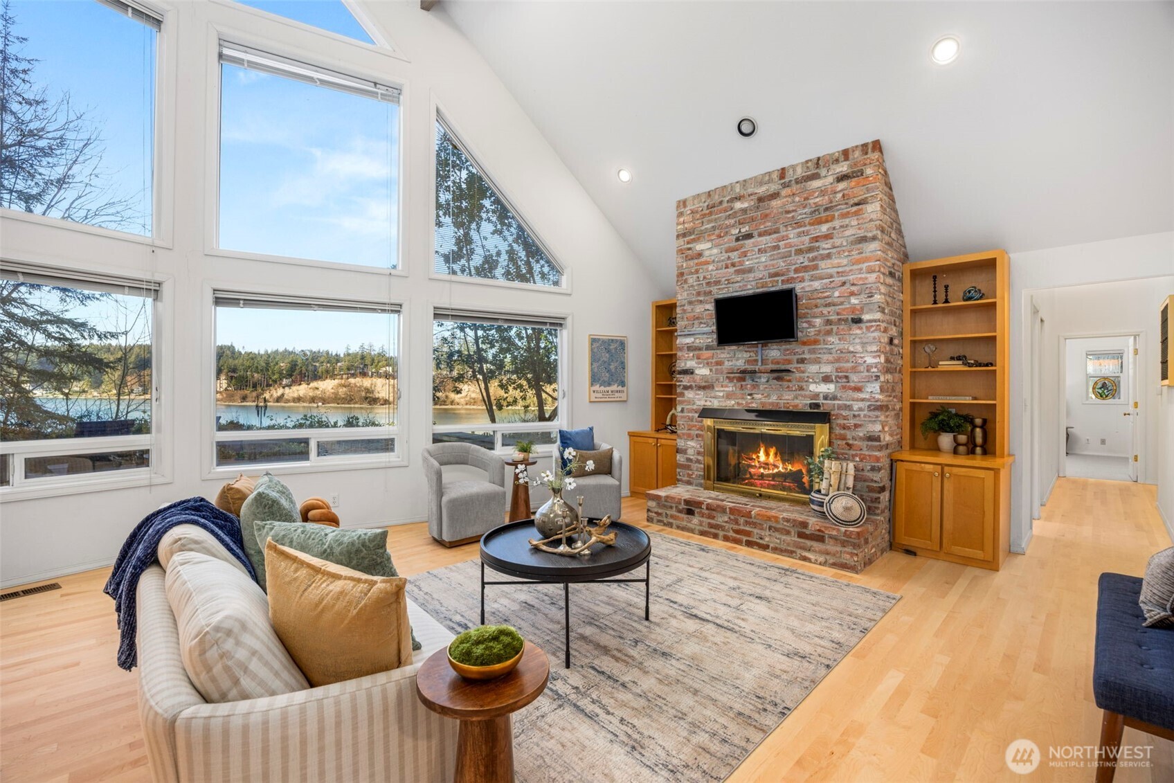 16273 Reitan Road NE, Bainbridge Island, WA 98110