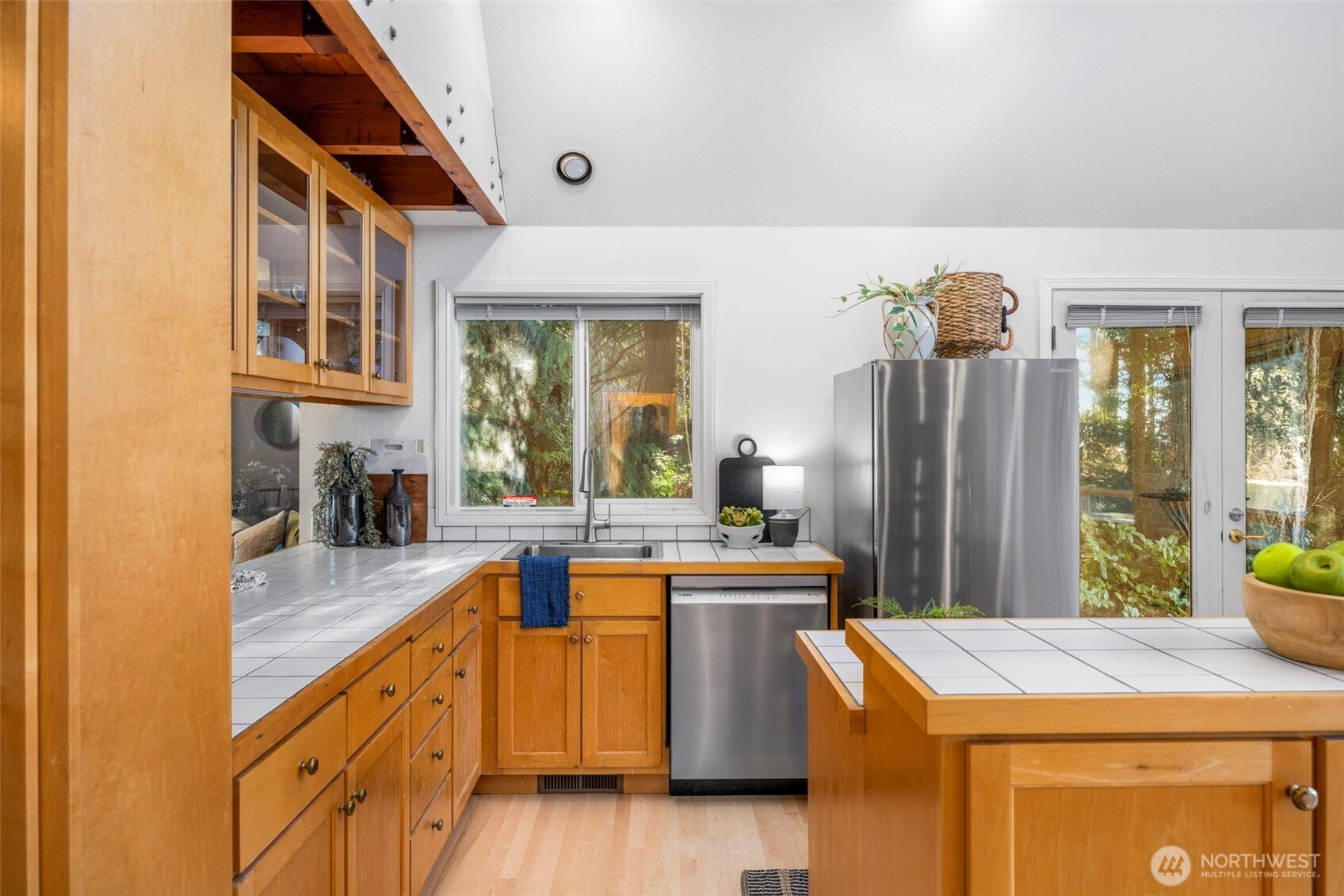 16273 Reitan Road NE, Bainbridge Island, WA 98110