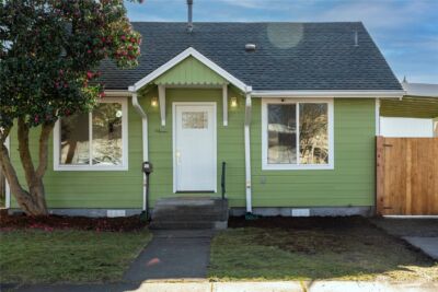 418 W Main , Puyallup, WA 98371-5324 - Photo 2