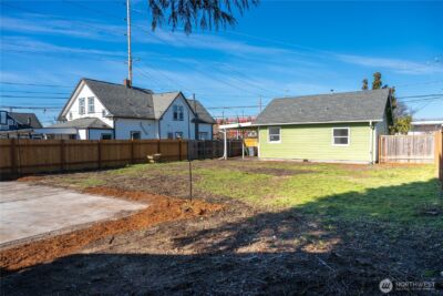 418 W Main , Puyallup, WA 98371-5324 - Photo 32