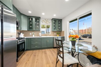 418 W Main , Puyallup, WA 98371-5324 - Photo 9