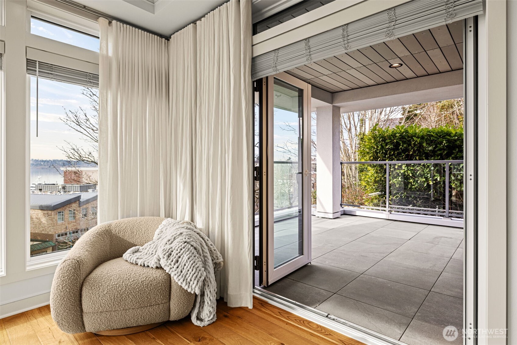 225 2nd Street S #D4, Kirkland, WA 98033