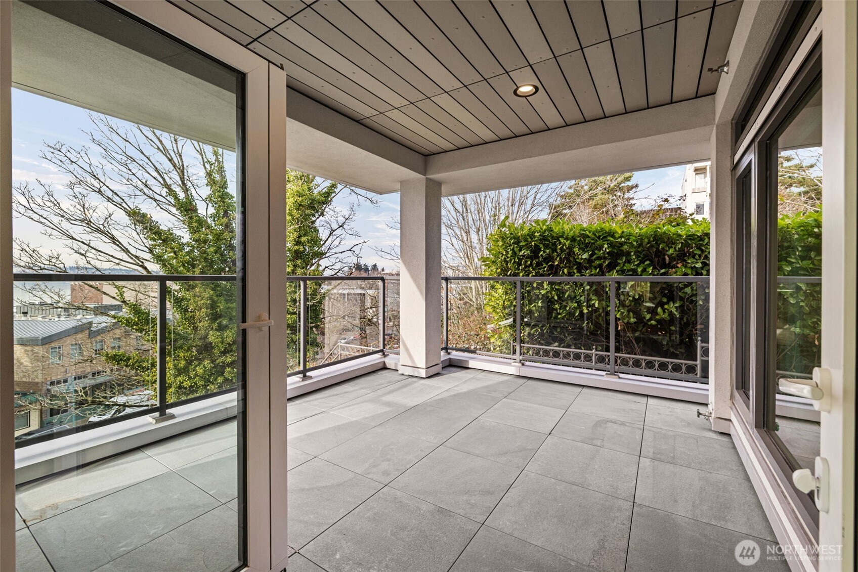 225 2nd Street S #D4, Kirkland, WA 98033