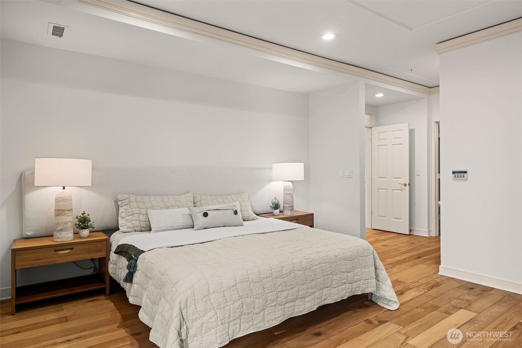 225 2nd Street S #D4, Kirkland, WA 98033