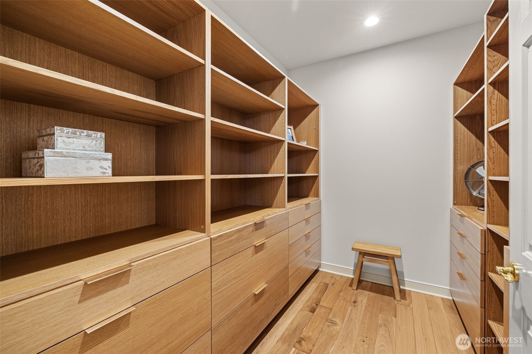 225 2nd Street S #D4, Kirkland, WA 98033