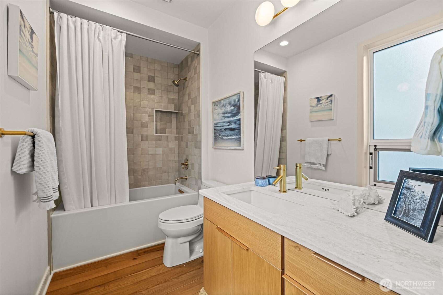 225 2nd Street S #D4, Kirkland, WA 98033