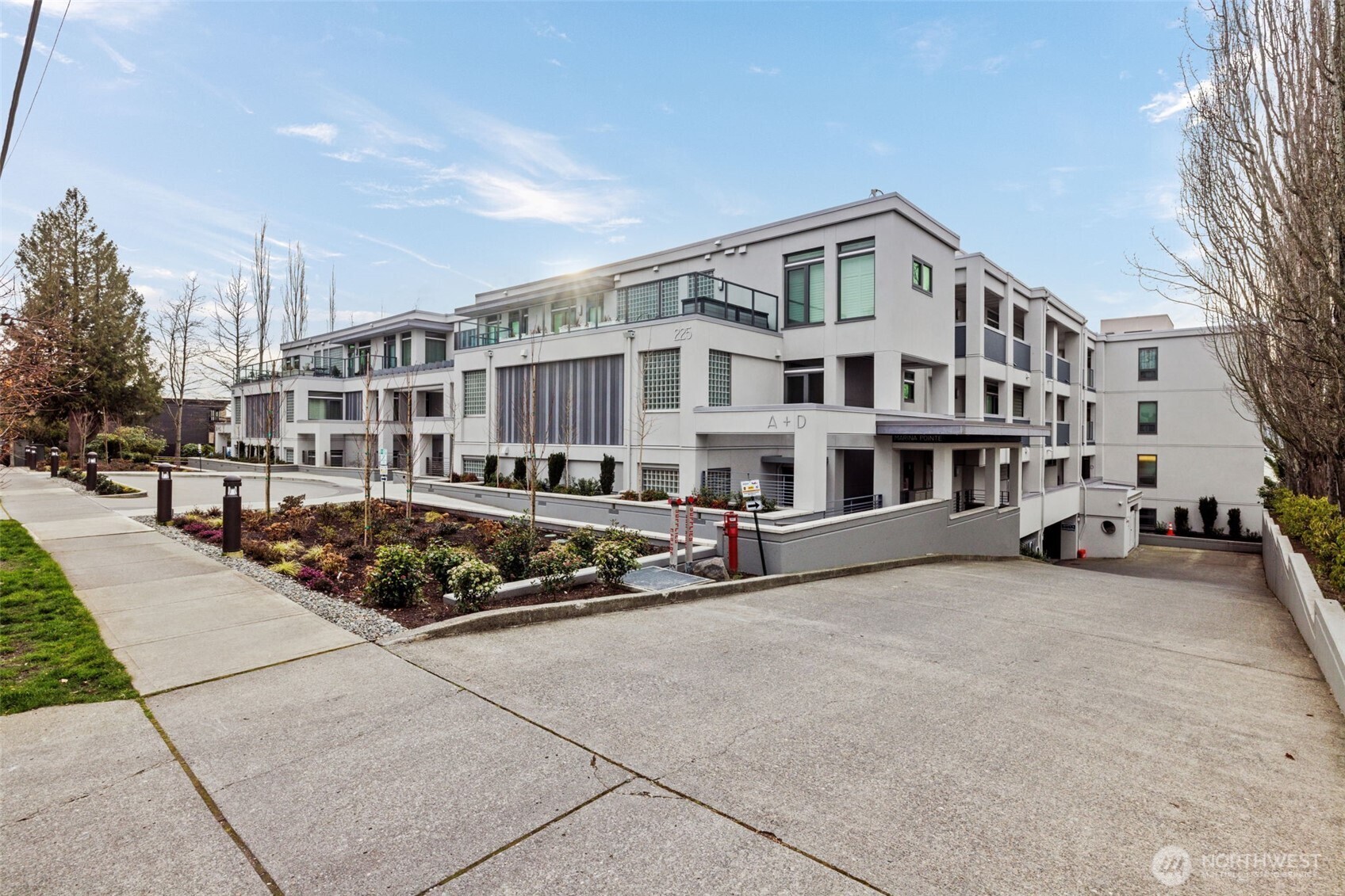 225 2nd Street S #D4, Kirkland, WA 98033