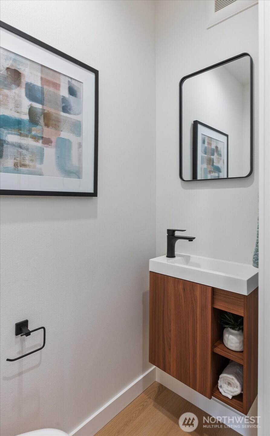 3114 Queen Anne Avenue N, Seattle, WA 98119