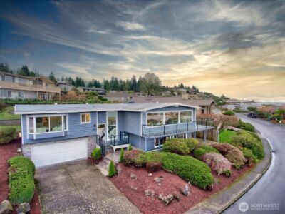 13901 Somerset Lane SE, Bellevue, WA 98006 - Photo 1
