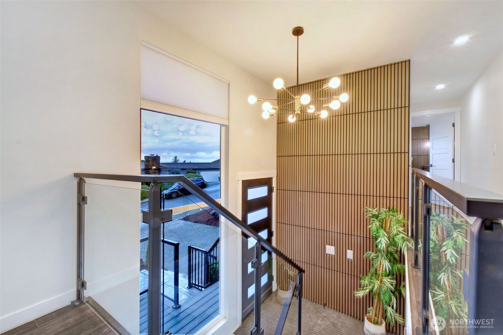 13901 Somerset Lane SE, Bellevue, WA 98006