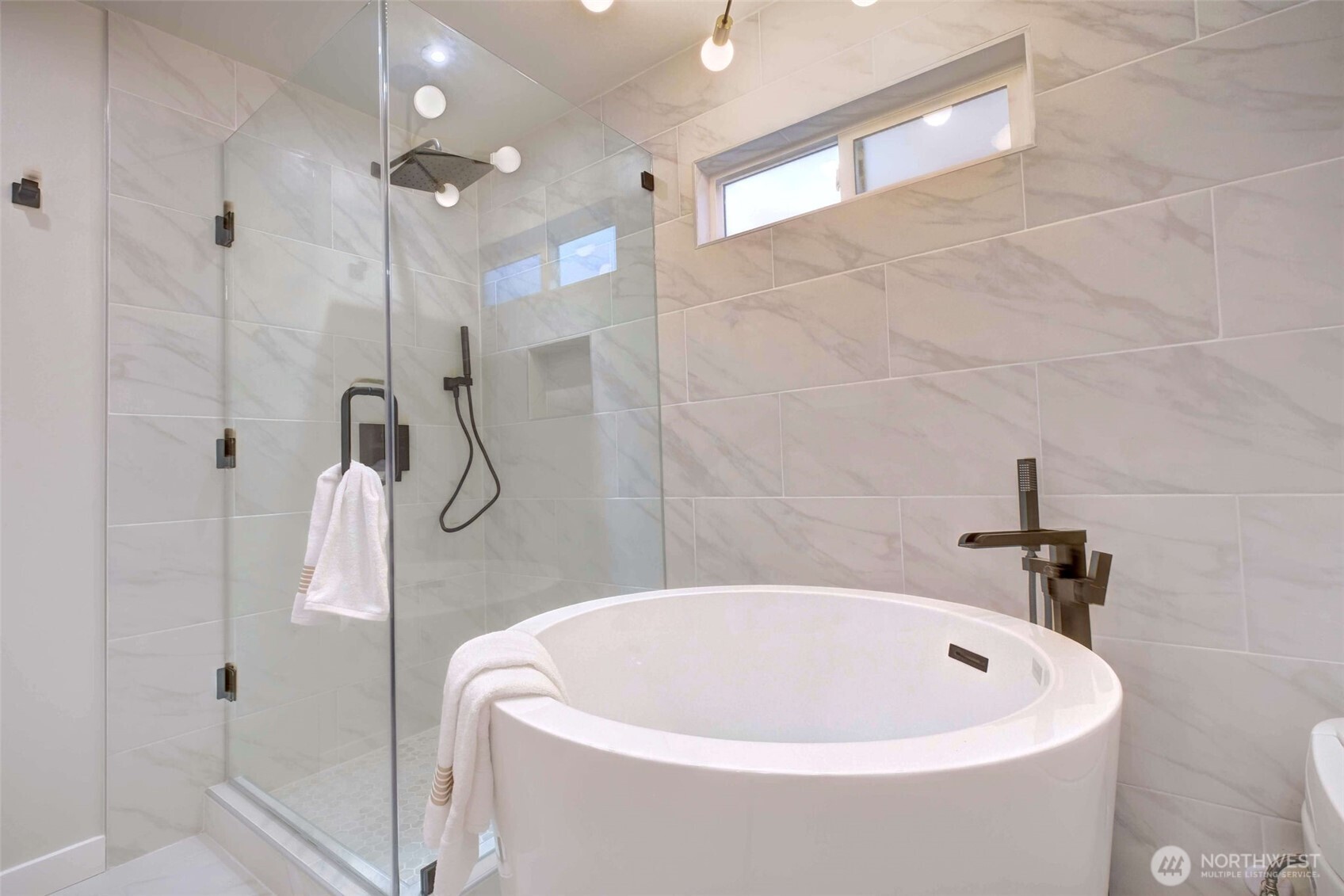 13901 Somerset Lane SE, Bellevue, WA 98006