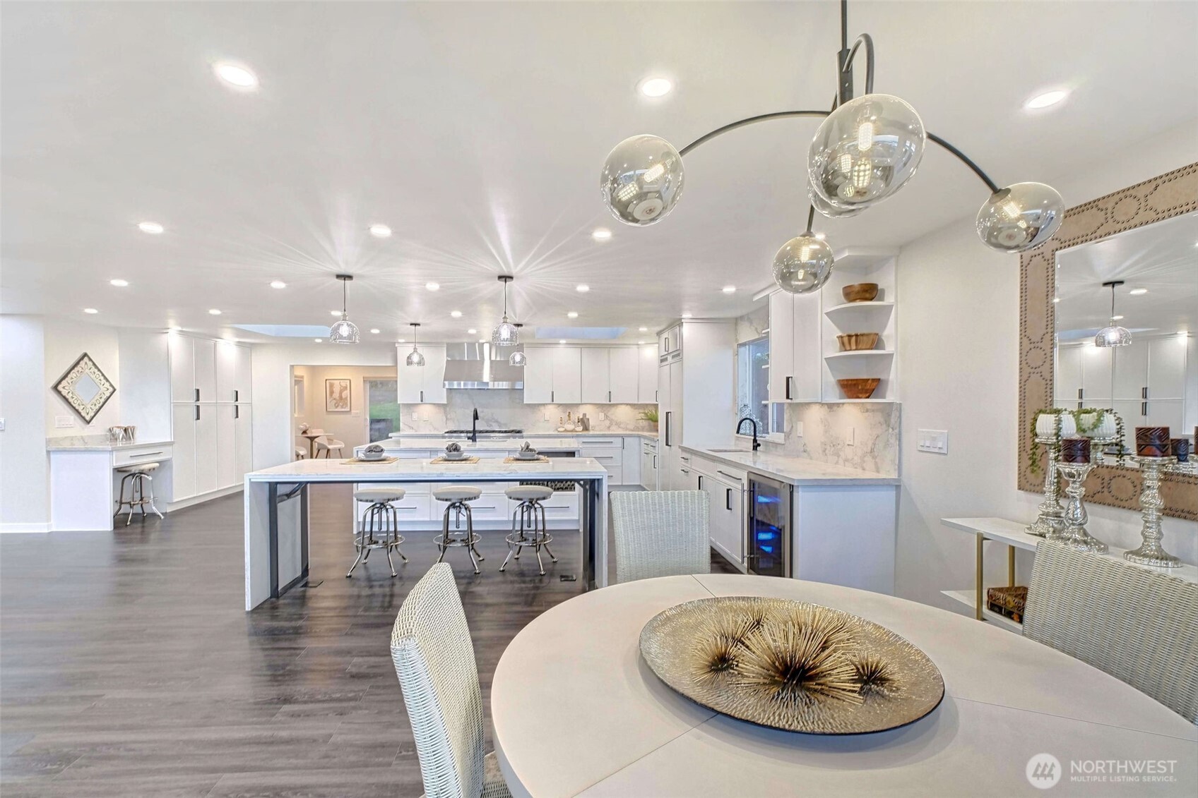 13901 Somerset Lane SE, Bellevue, WA 98006