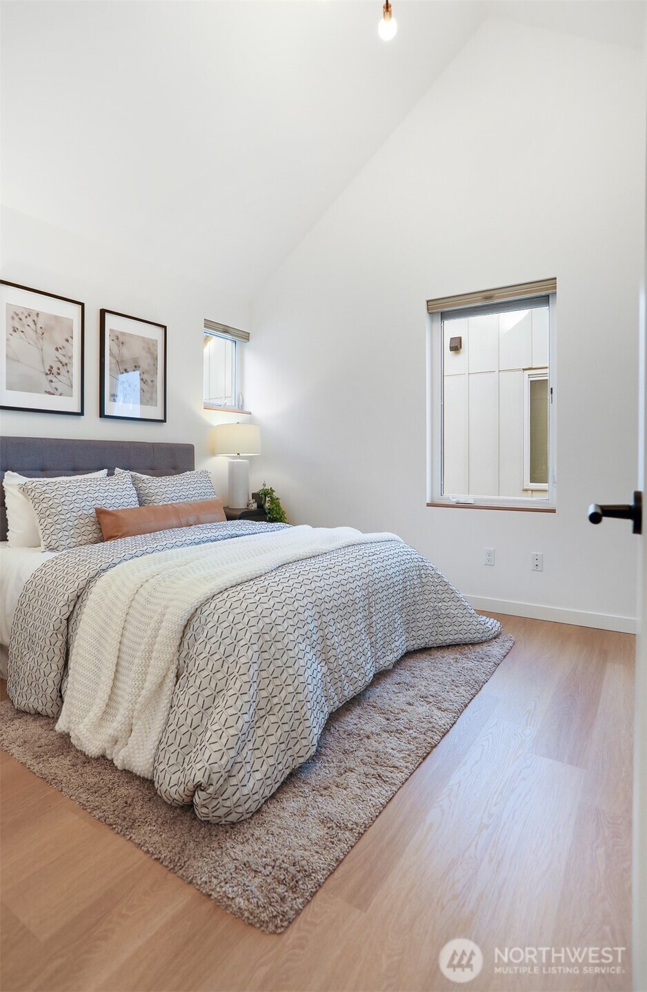 10344 Wallingford Avenue N, Seattle, WA 98133