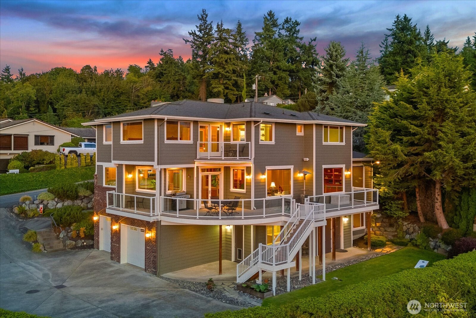 603 Washington Avenue , Mukilteo, WA 98275-2215