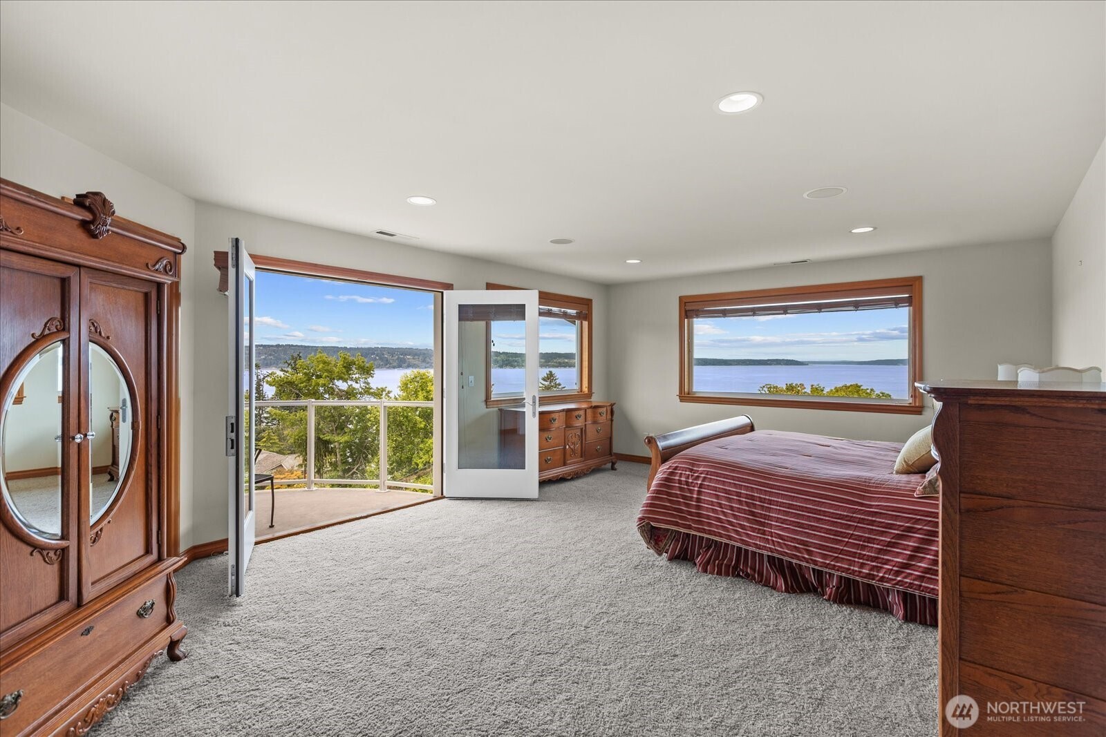 603 Washington Avenue , Mukilteo, WA 98275-2215