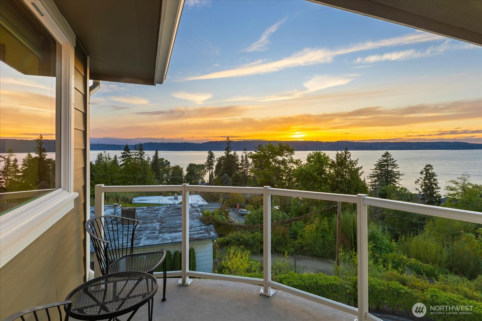 603 Washington Avenue , Mukilteo, WA 98275-2215