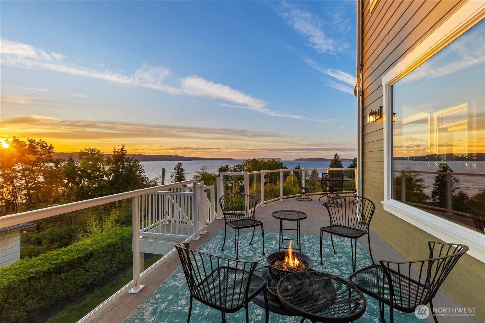 603 Washington Avenue , Mukilteo, WA 98275-2215