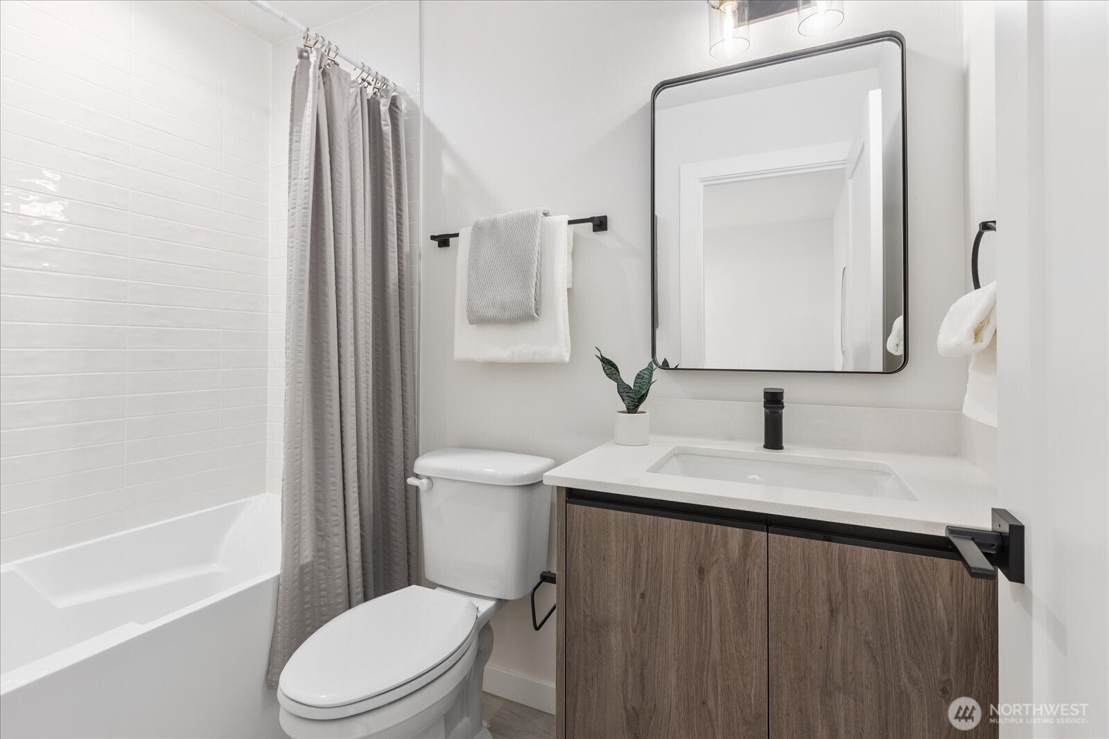 3118 Queen Anne Avenue N, Seattle, WA 98119