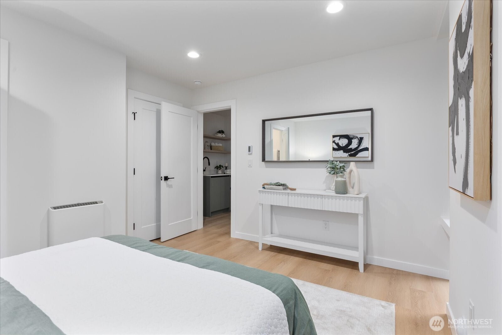 3118 Queen Anne Avenue N, Seattle, WA 98119