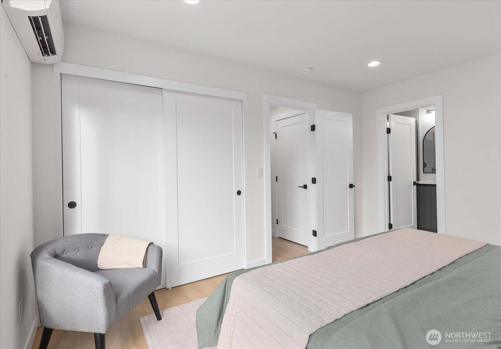 3118 Queen Anne Avenue N, Seattle, WA 98119