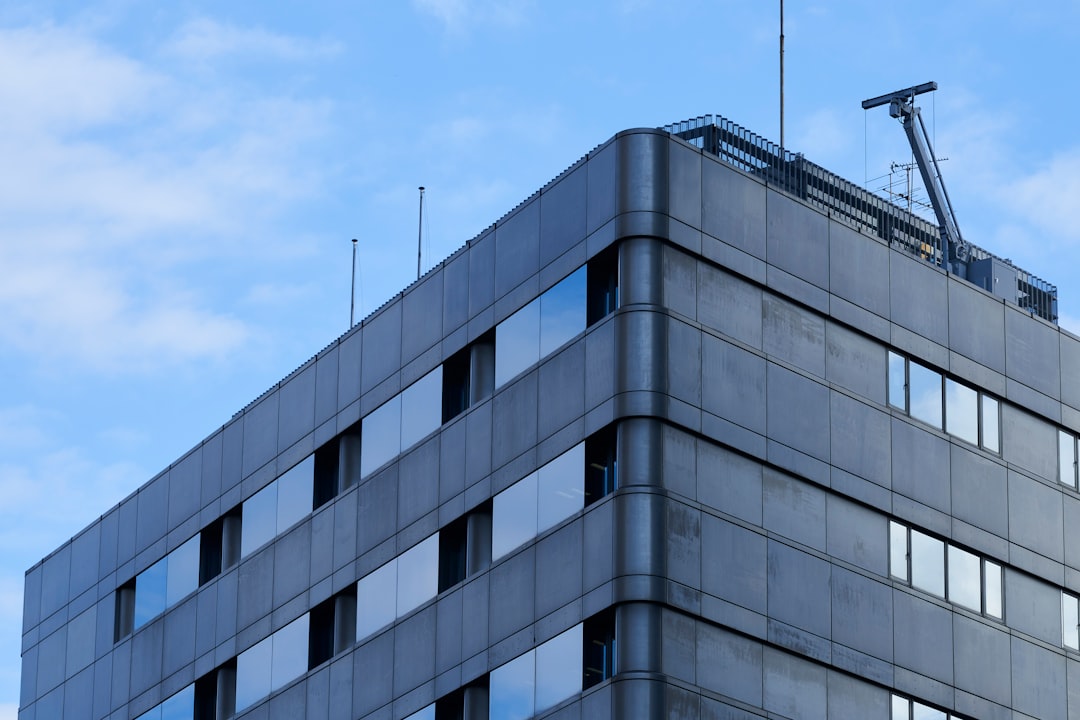 Washington commercial real estate - Washington's Commercial Real Estate Soars: Industrial and Retail Sectors Lead